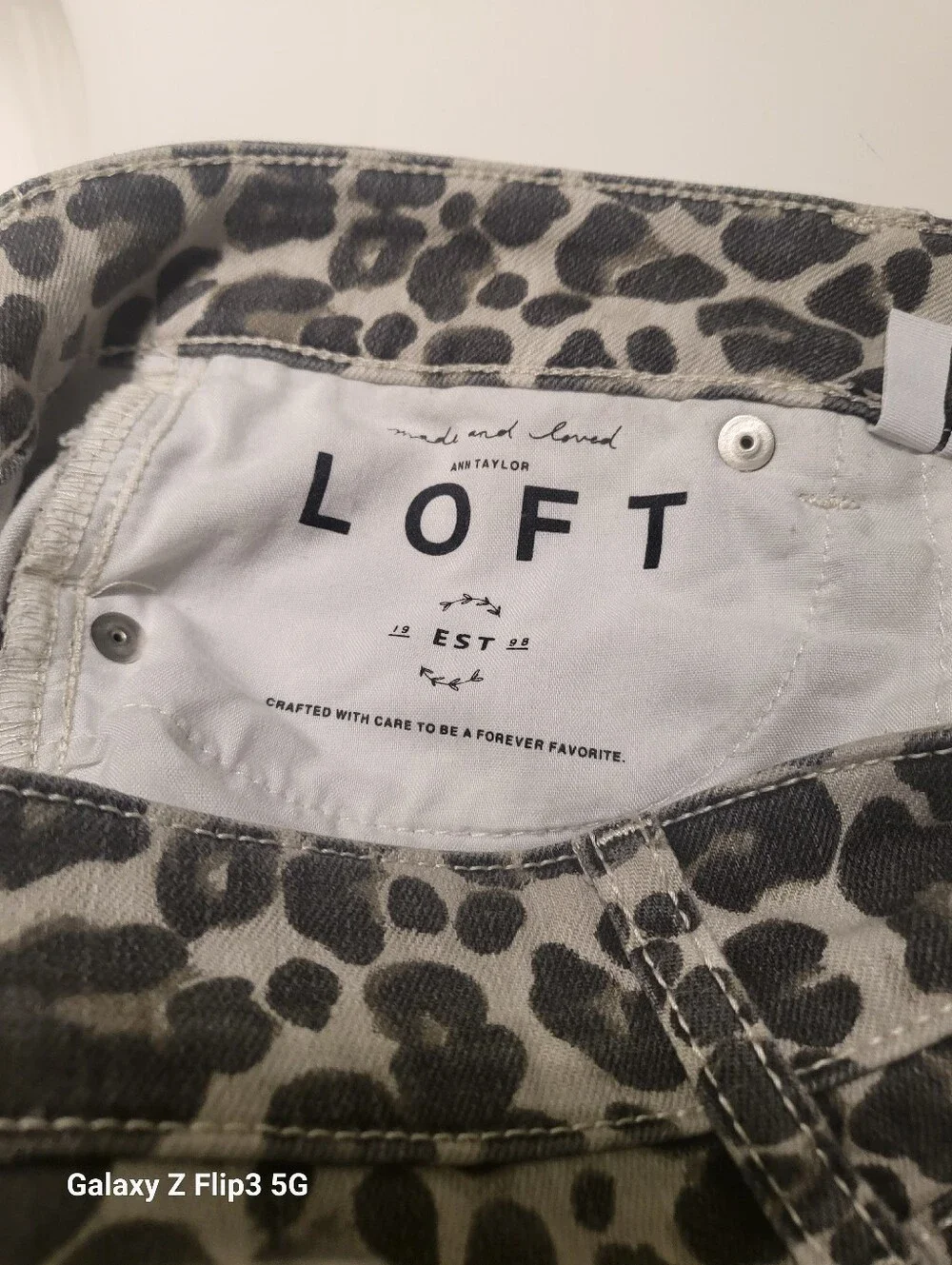 LOFT Curvy Skinny Leopard Print Jeans Size 8/29 Pre-owned